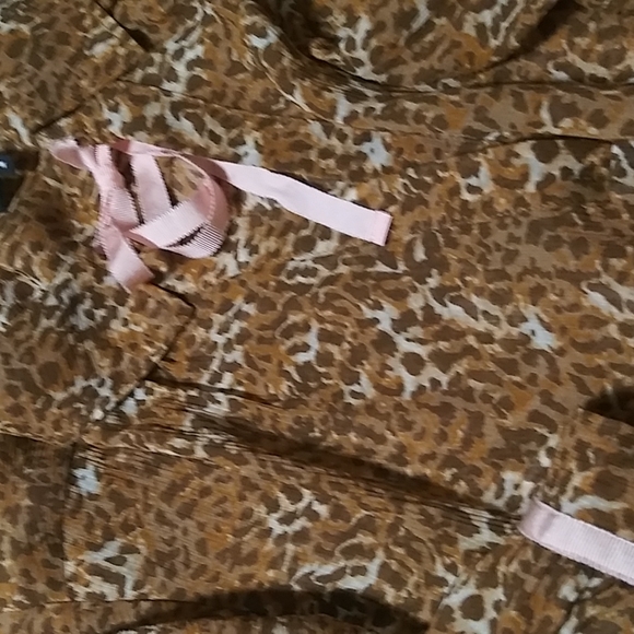 NWOT. PAIGE animal print top. - Picture 13 of 15